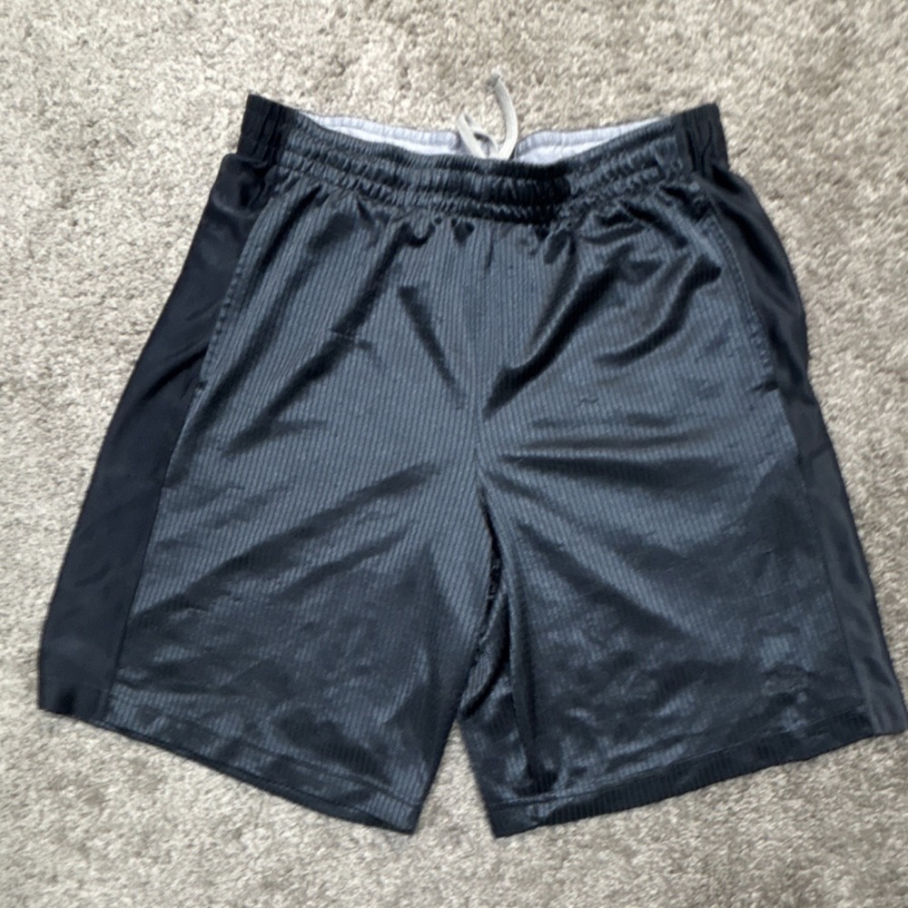 Starter Men's Black Mesh Athletic Shorts Size M 32-34 8" Inseam Drawstring